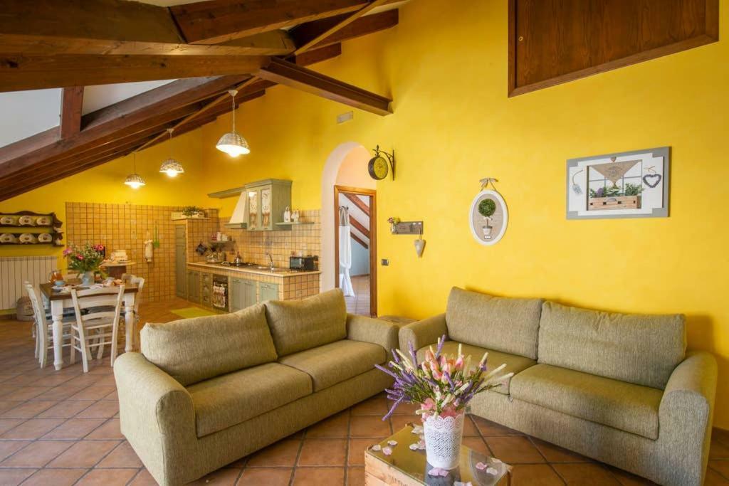 Mansarda Ciaciano Apartment Bomerano Exterior photo